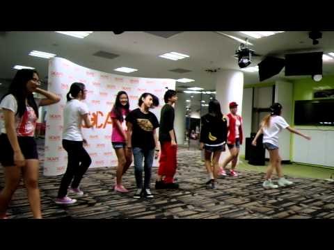 120921 KPOP Dance Off Vol 27: APink - Hush