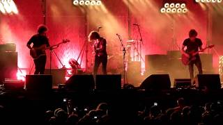 Arctic Monkeys - Dangerous Animal (Wien Arena)