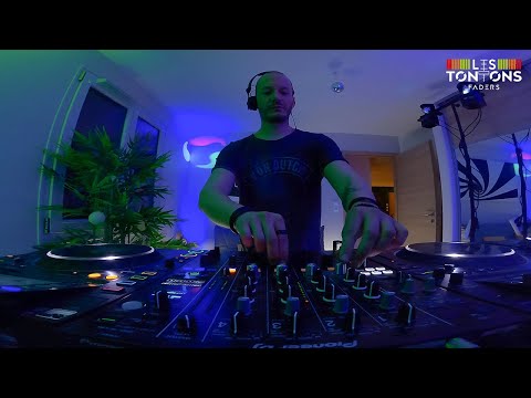 Techno - C.O.N.N.E.X.I.O.N.S - DJ set by KEV1