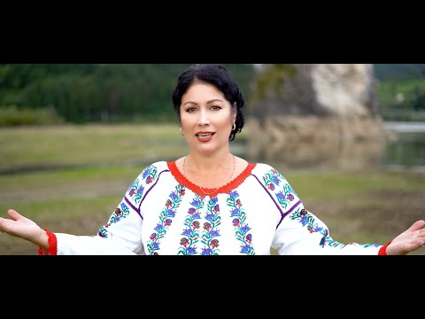 Claudia Martinică - Lângă mine cine joacă