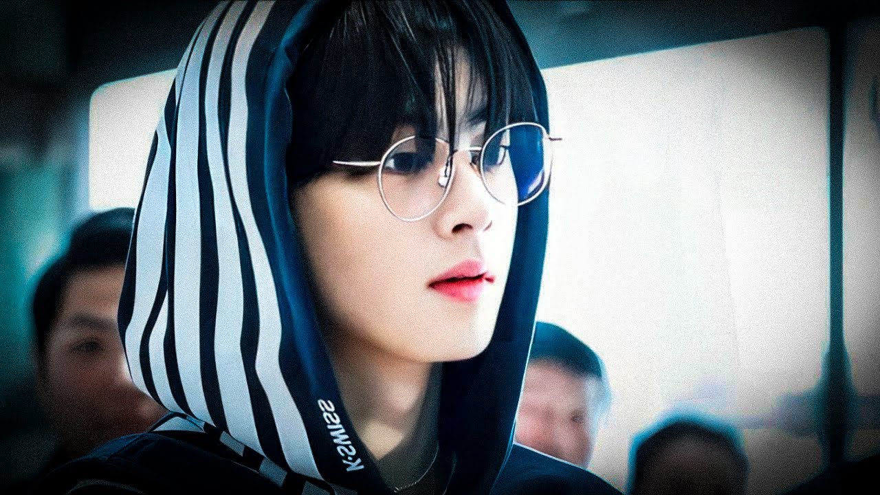 Garota Se APAIXONA por um Cara Misterioso que a Odeia, Mas Descobre que Ele Tem um...