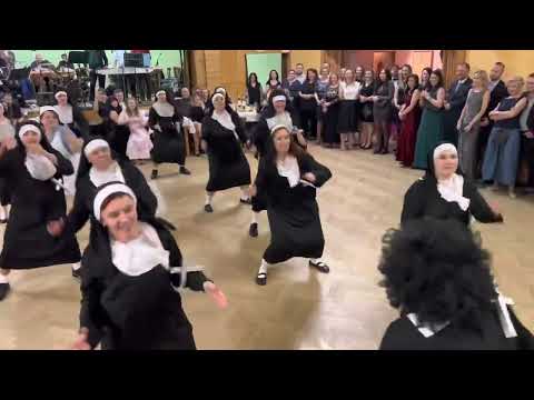 Hasičský ples SDH Ostřetín 2023 sestry v akci