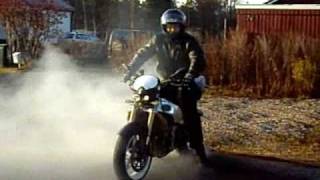 preview picture of video 'Bakdäck till salu. GSXR 1000 Streetfighter Burnout.'