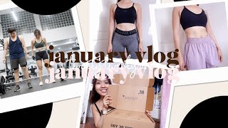 January Vlog #1 | Gymshark Try-On Haul, Focusing on Self-Care, Isntree Skincare Unboxing