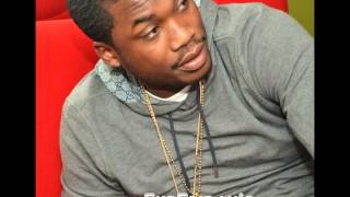 Meek Mill - Money Over Bitches (LYRICS)