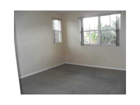 3145 SW 153rd Ct # 1,Miami,FL 33185 Townhouse En Venta