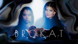 Kadr z teledysku Brokat tekst piosenki Fusialka x Kinga Banaś