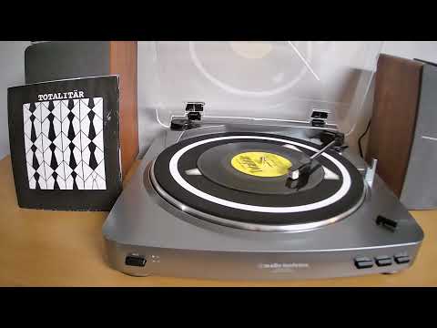 Totalitär - Autoritär - split 7 inch