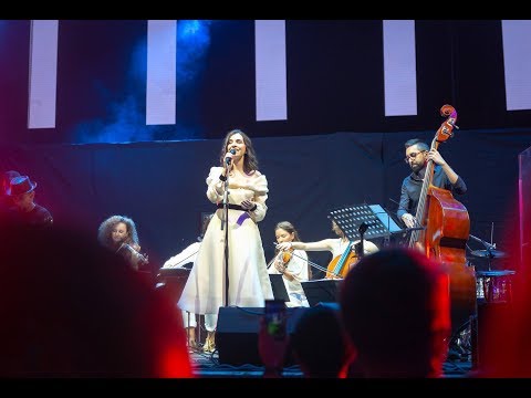 Alexandra Usurelu - Oare-am ajuns, oare-am plecat (Live, Arenele Romane)