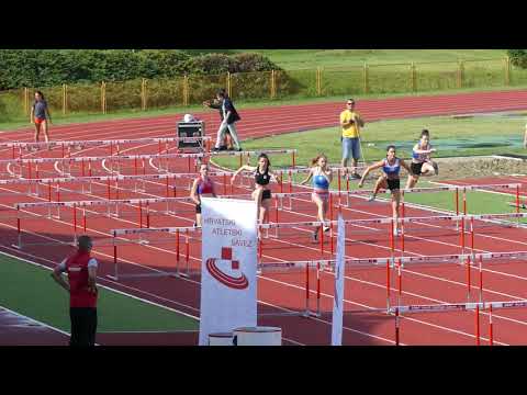 100m prepone juniorke, kvalifikacije, Mia Wild  15.19