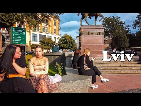 Ukraine, Lviv Walking Tour - A walk through Halytska Square and Valova Street, Sounds of the city