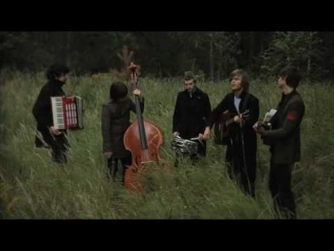 Björn Dixgard von Mando Diao schreit auf schwedisch