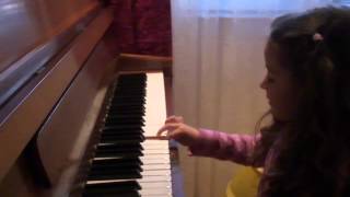 Video thumbnail of "Мойта малка дъщеря вече свири на пиано..."