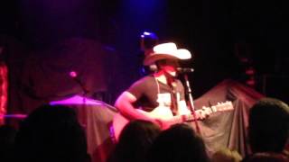 Middle Of Nowhere, Dustin Lynch, VIP acoustic, 12/12/15