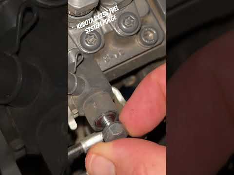 Kubota BX23s Fuel System Purge #bx23s #tractor #kubotabx23s #kubota #kubotausa #kubotatractor