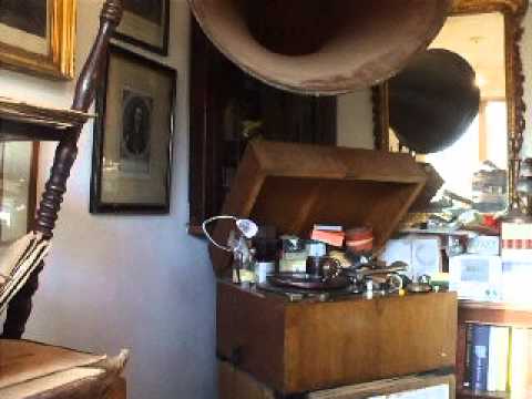 "Le Chant Du Desert"(Romberg) sung by Robert Couzineau  Polydor 521603