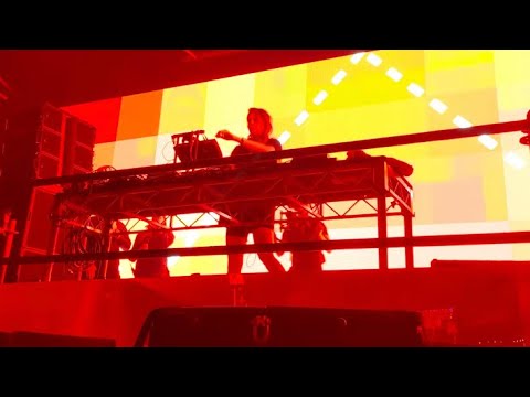 CHARLOTTE DE WITTE @ BEYOND THE VALLEY 29 DECEMBER 2022 (5 of 7)