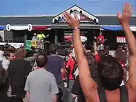 pochette surprise mal a la bite groland 4 festival 2008