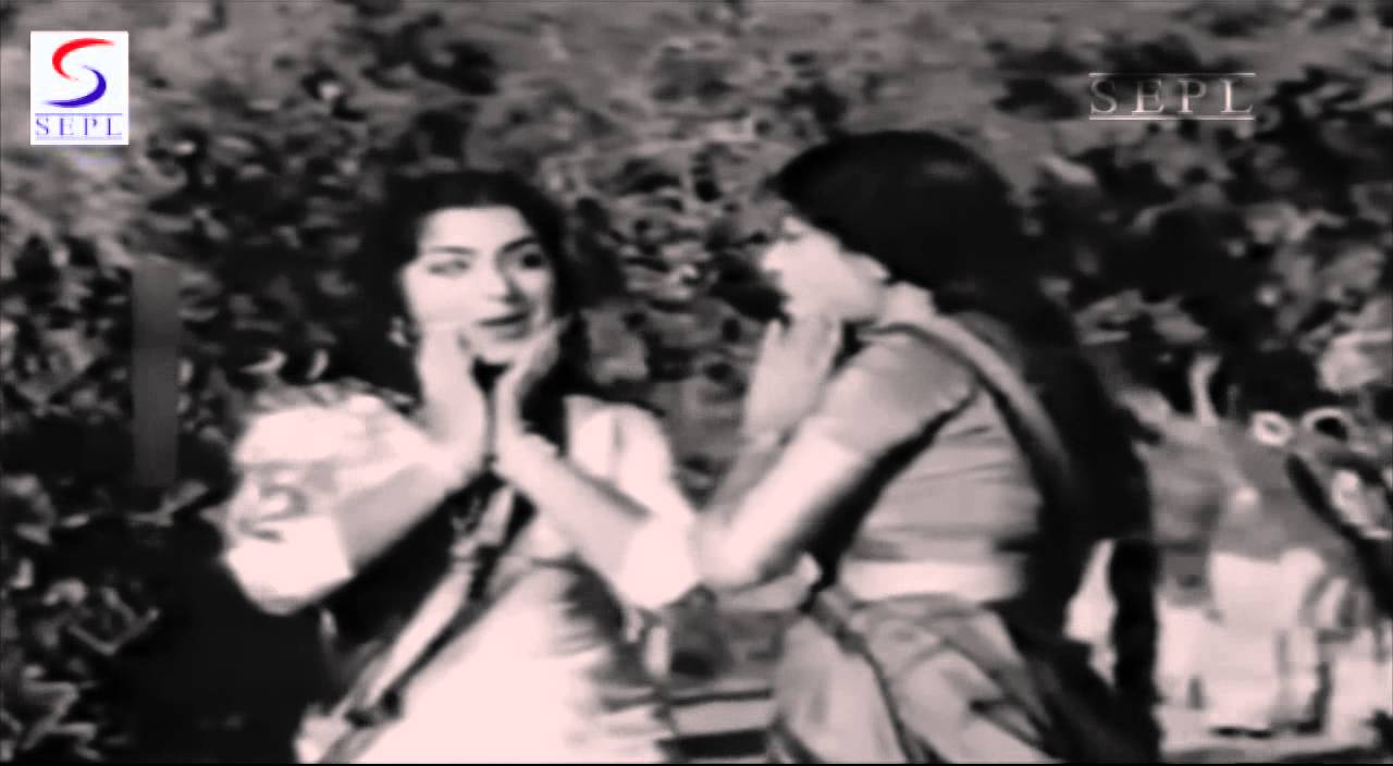 Hum Bhi The Anjaan Se Lyrics | Main Suhagan Hoon | Asha Bhosle, Sudha Malhotra | Lachhiram Tamar