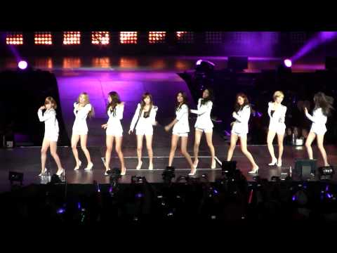 111023 Fancam SNSD Genie (Concert Version) @ SMTOWN in NY