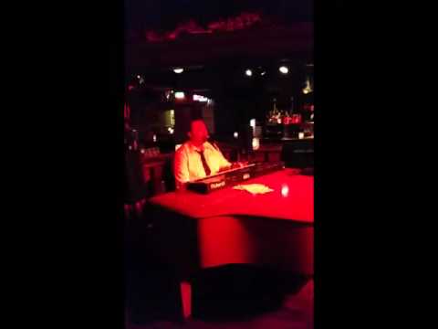 Piano entertainer Ben Schutte