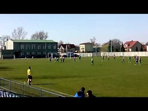 Piaskowianka Piaski - Zieleń Żelisławice - rzut karny Łukasz Baliński