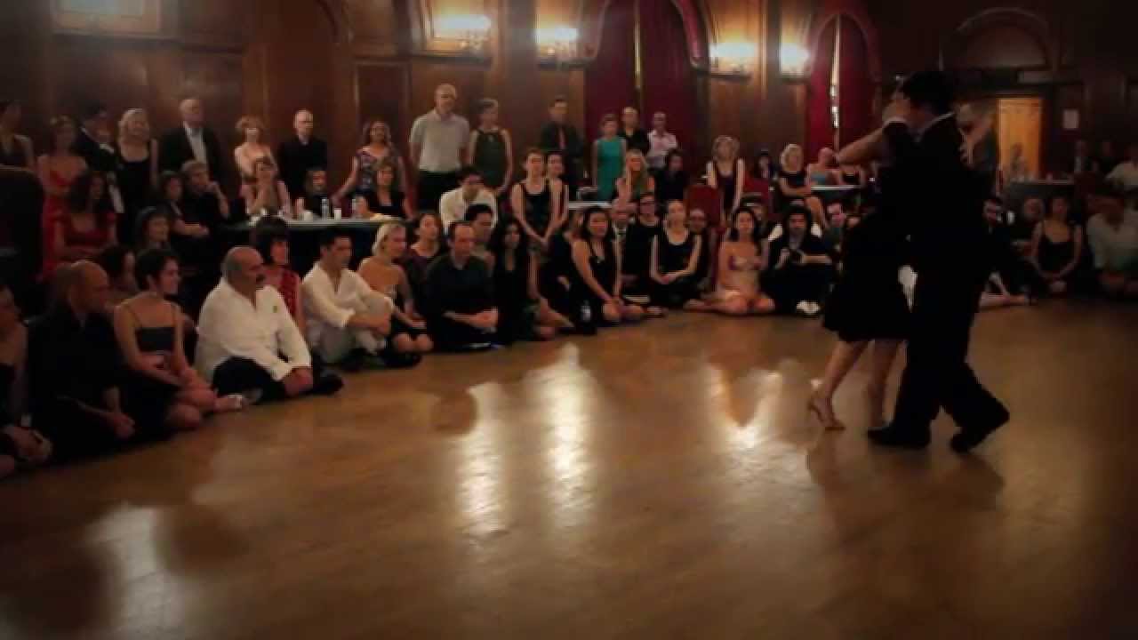 Noelia Hurtado y Carlitos Espinoza, Tango, Rie payaso, 13 Oct 2013