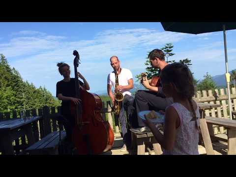 Live-Swing.com - Monaco Swing Trio, So danco Samba, Gindelalm