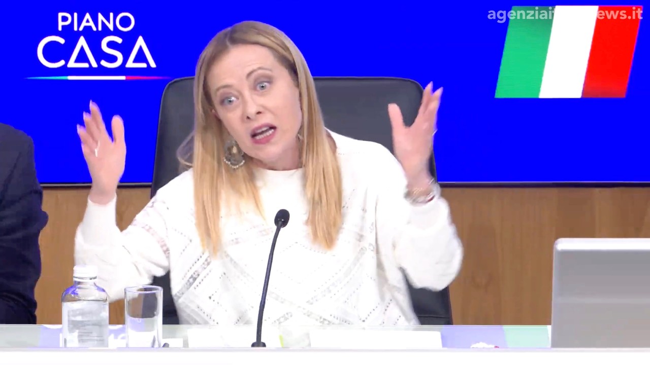 MELONI SBOTTA CON LA STAMPA: "STANZIO 10MILIARDI PER IL PIANO CASA E VOI MI CHIEDETE DELLA MINETTI?"
