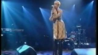 Annie Lennox WONDERFUL (TV Performance)