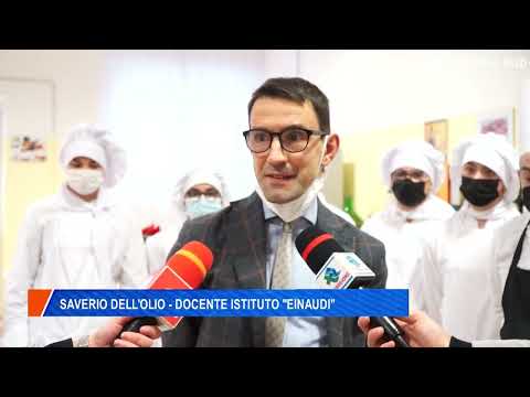 16 dicembre 2021 - Canosa: istituto Einaudi 2° pranzo del Cuore