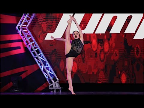 Manuela Riquezes- The Walk