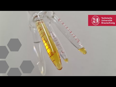 Fractional distillation in vacuum - Practical course in chemistry for pharmacy students