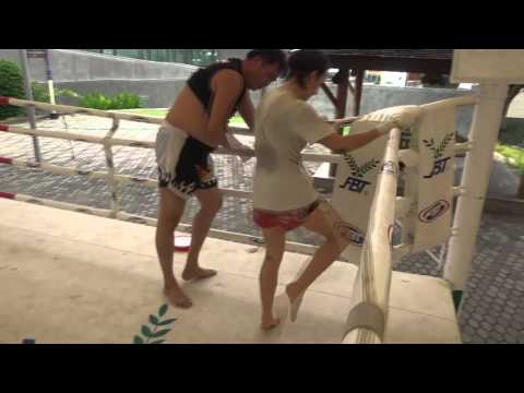 Dieselnoi with Sylvie von Duuglas-Ittu - Knee Training Analysis