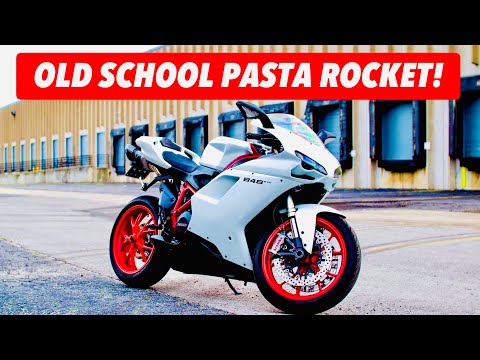 Riding The Ducati 848 EVO on Mulholland Canyons (Better Than V2 or 959?) 🤷