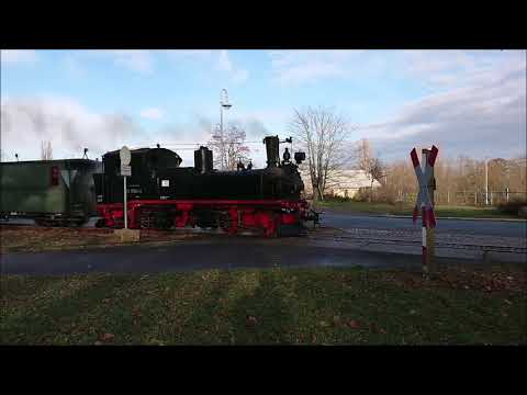 Ausfahrt der Döllnitzbahn aus Oschatz nach Mügeln mit 991584