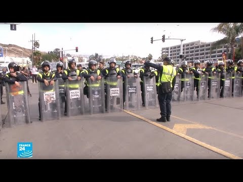 ترامب يهدد بإغلاق كامل للحدود مع المكسيك ومظاهرات للمهاجرين في تيخوانا