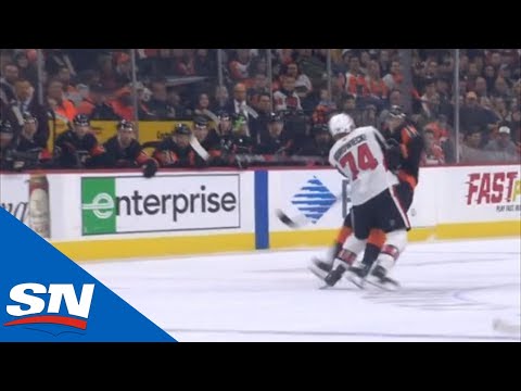 Vidéo: Travis Konecny est rentré dans un MUR...