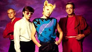 A FLOCK OF SEAGULLS - Heartbeat Like a Drum - 1986