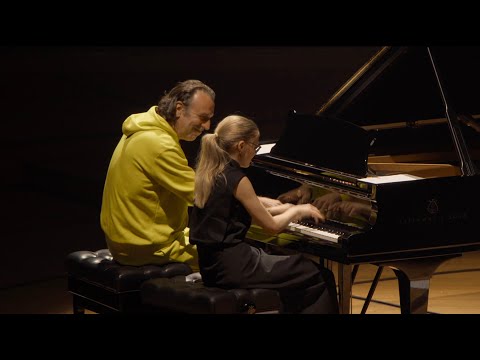 Chilly Gonzales & Johanna Summer - Oregano (live)
