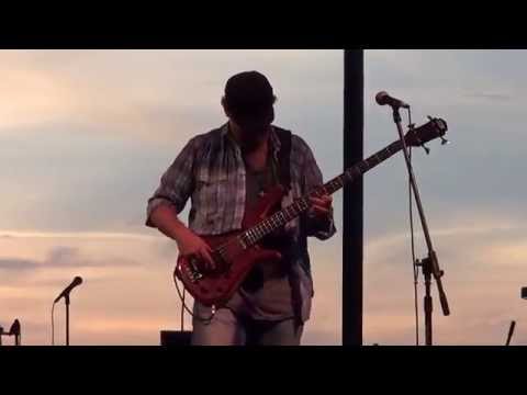 Best Bass Solo on the Planet (dude plays bass with a scalpel - Steve Kalorin)