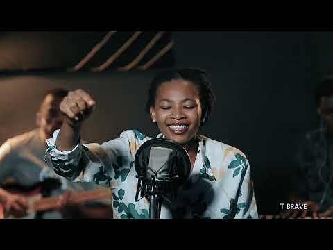 IGITARAMO {worship session} Dorothee's song is the song of Jesus.