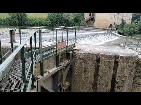 Croisière sur la Baïse entre Buzet et Vianne. Ici l'écluse de Vianne