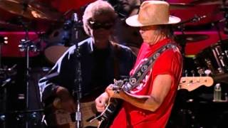 Neil Young - Everybody Knows This Is Nowhere (Live at Farm Aid 2000)