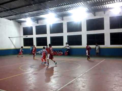 Escolinha de futsal Maquininha e Minha Comunidade Mesquita jogo contra Objetivo