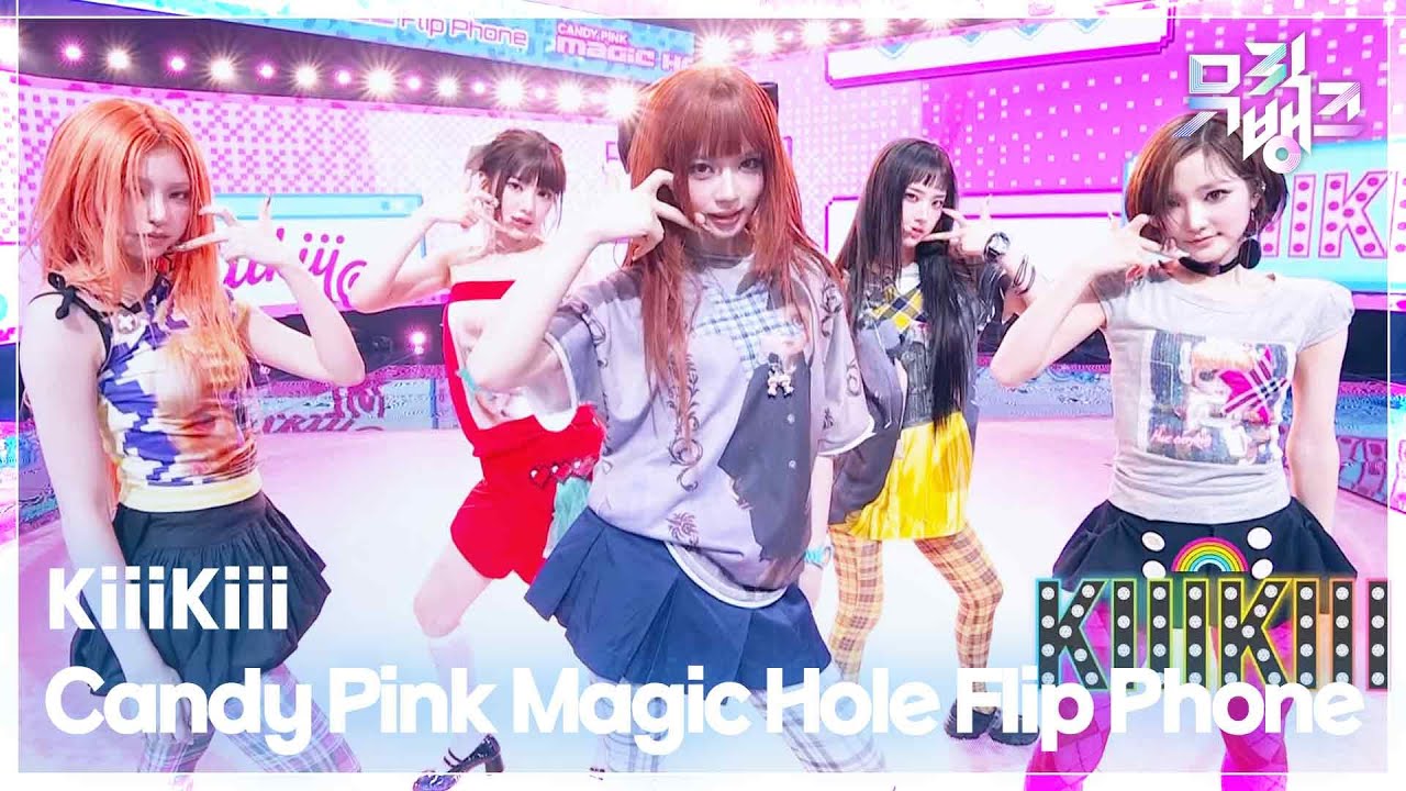 KiiiKiii / Candy Pink Magic Hole Flip Phone