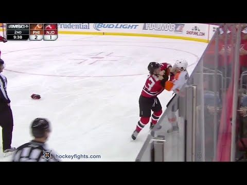 Scott Laughton vs Bobby Farnham