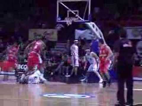 07 15-12-07 BCO-Gent - Veselin Petrovic scoort vanonder de k