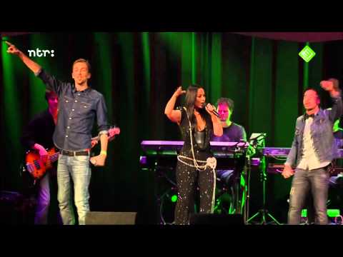 Trijntje Oosterhuis & The Opposites - Smoorverliefd (HD)