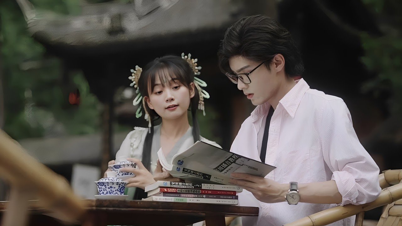 Chinese Mini Drama About Cultural Relics | Cute Girl & Boy Fall in Love